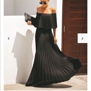 Pleated maxi dress